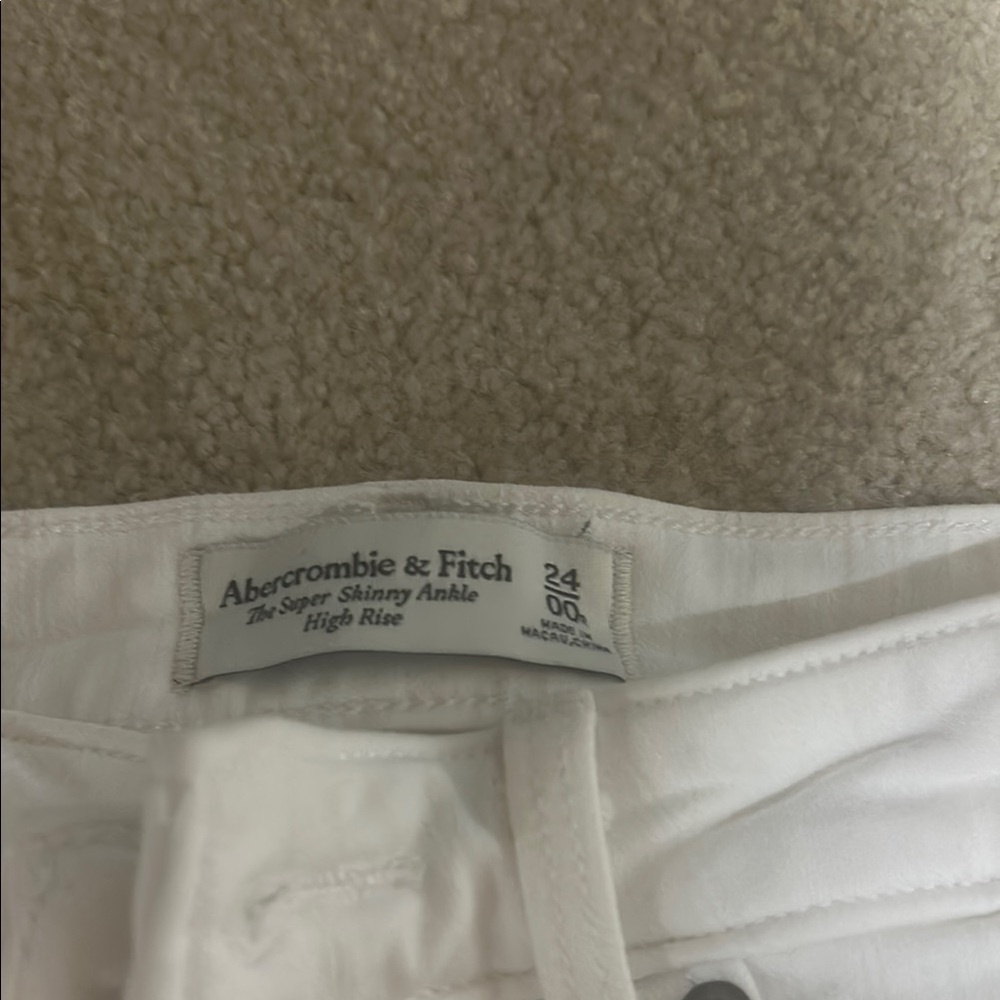 Abercrombie & Fitch White Skinny Jeans - Picture 3 of 4